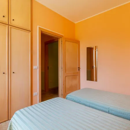 La Rossi With Pool 4 *